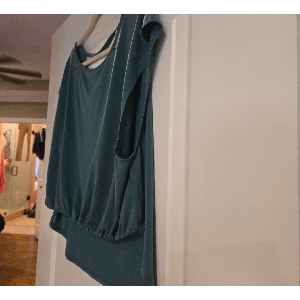 Teal Women's Top - Picture 3 of 7